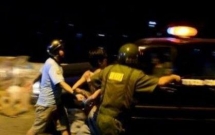 tphcm bi lap bien ban do danh nhau nam thanh nien xong vao hanh hung cong an roi cam dao co thu trong nha