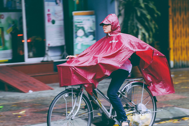 anh huong cua bao tembin gay mua rao va gio giat nguoi sai gon co ro trong cai lanh 21 do c