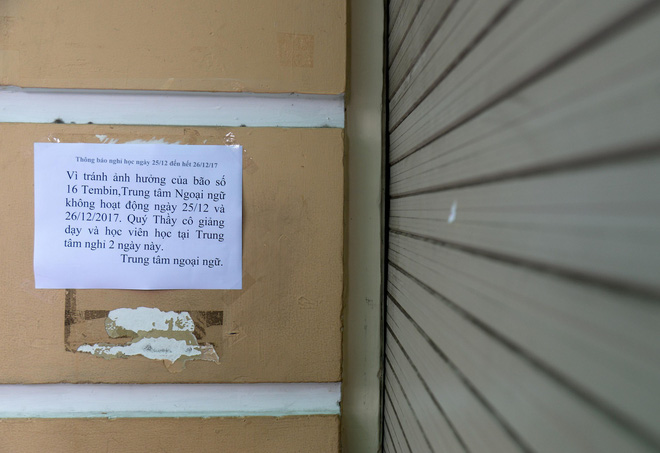 anh huong cua bao tembin gay mua rao va gio giat nguoi sai gon co ro trong cai lanh 21 do c