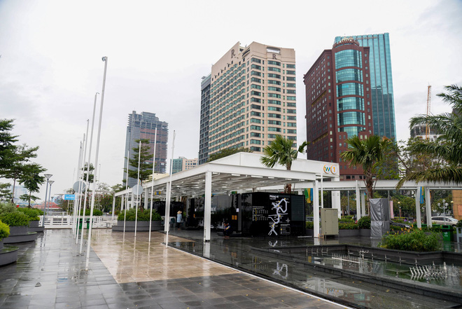 anh huong cua bao tembin gay mua rao va gio giat nguoi sai gon co ro trong cai lanh 21 do c