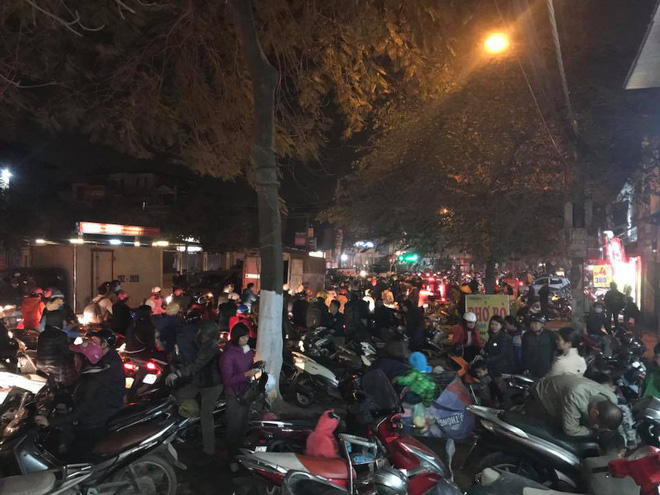 tac duong kinh hoang tai cau to nhin thay nha cach 200 met nhung mat 2 tieng moi ve den noi