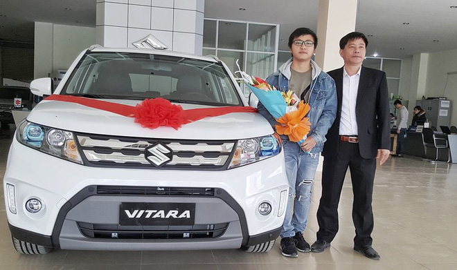 sinh vien 21 tuoi lam them mua tang o to 800 trieu nan ni nua nam bo me moi nhan qua