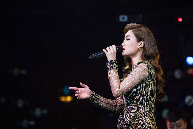 phai tiem thuoc de giu giong nen du xuc dong giang hong ngoc khong dam khoc