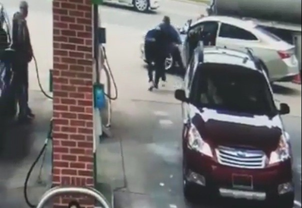 clip tai xe dung cam lao ra chan dung ke cuop o to lieu linh