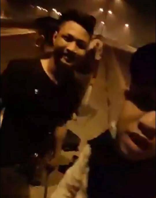 phu tho 11 thanh nien mang hung khi len cao toc chan xe xin deu nguoi ve que nghi tet