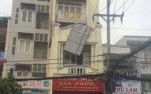 roi bien quang cao o sai gon 3 cong nhan bi bong nang do phong dien