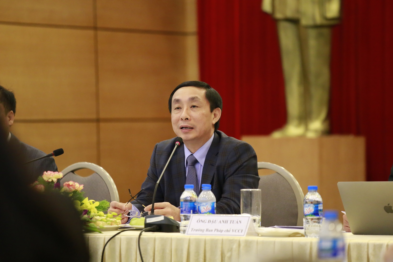 tieu chi nao danh gia su tuan thu phap luat cua dn trong hoat dong xnk va qua canh hang hoa