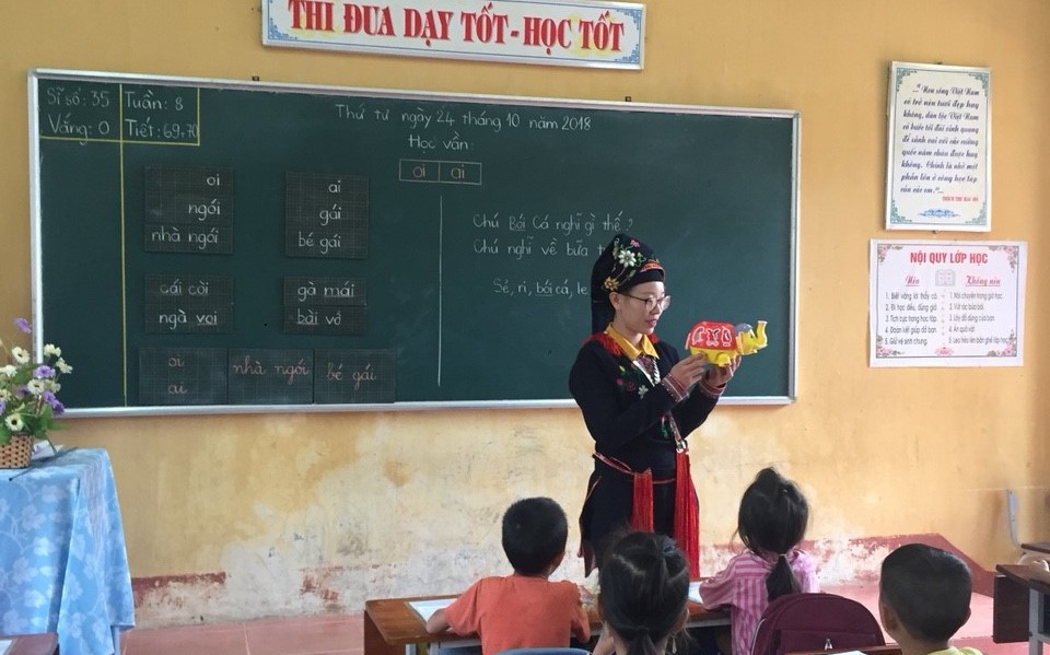 tro giang cho hoc sinh dan toc thieu so mot mo hinh nhieu loi ich