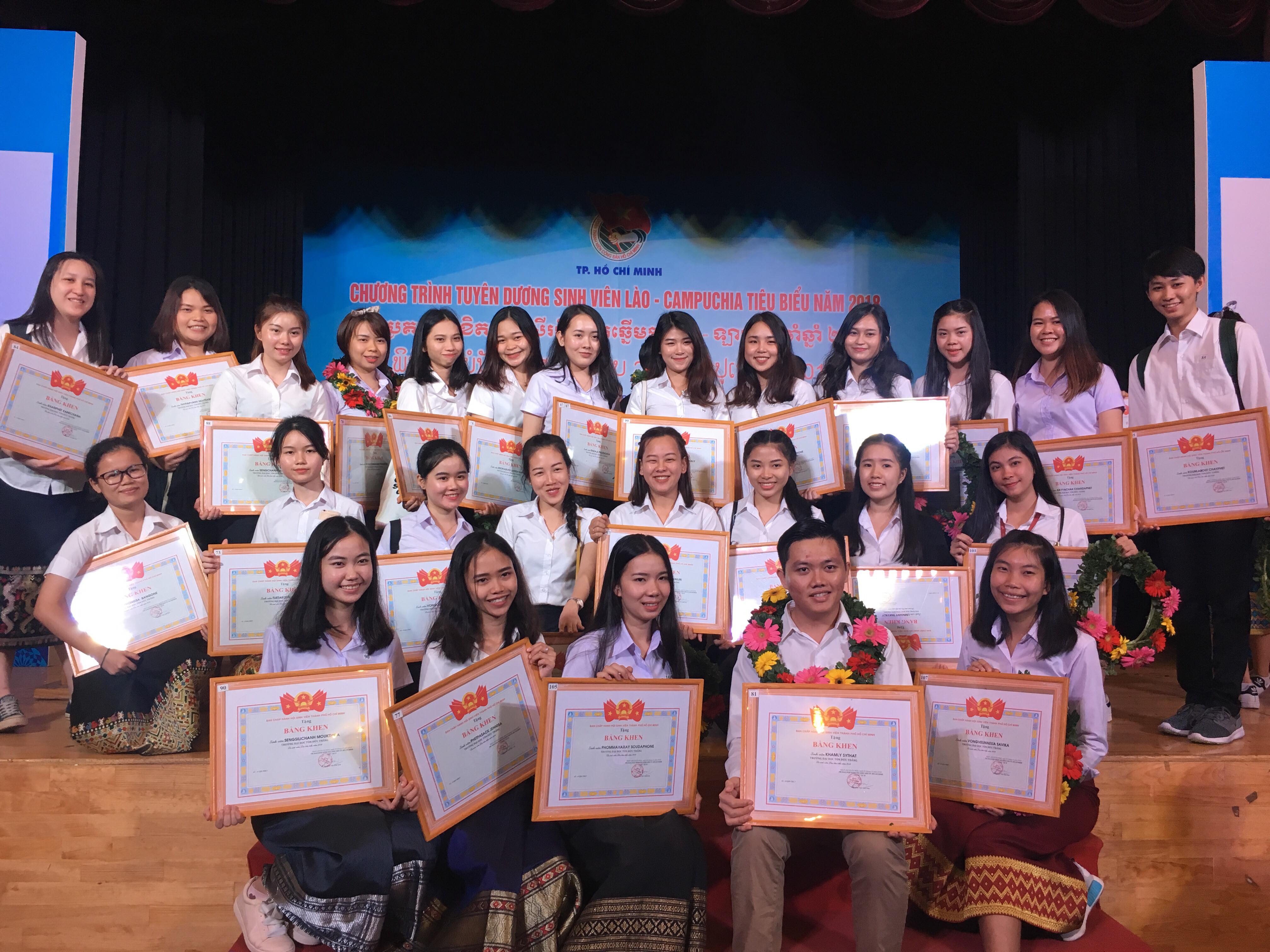 le tuyen duong sinh vien lao va sinh vien campcuhia tieu bieu nam 2018 that chat them tinh huu nghi nhan dan ba nuoc