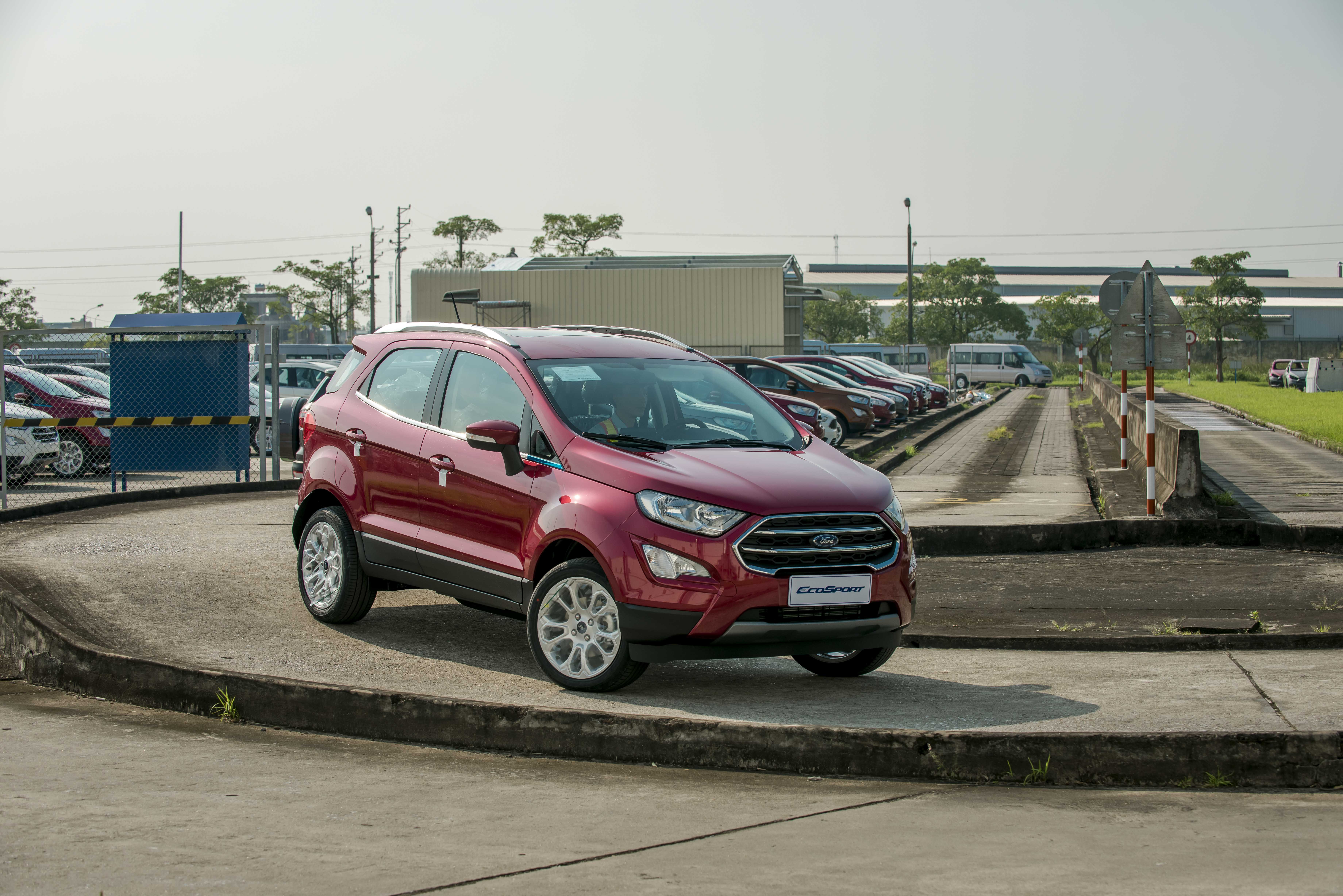 dong xe suv do thi cung bi cuon vao cuoc chien giam gia