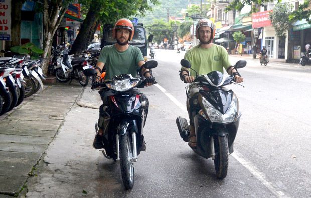 nghe an dam bao an toan cho khach du lich nuoc ngoai tham gia giao thong