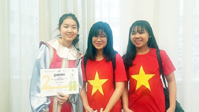 nu sinh viet nam gianh 2 huy chuong trong ky thi olympic tieng nga quoc te
