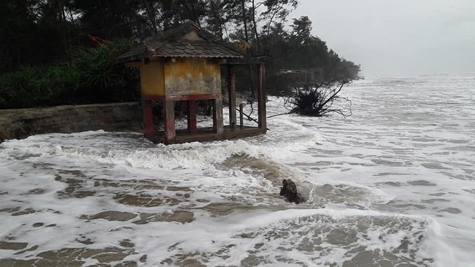 thua thien hue sat lo bo bien nghiem trong uy hiep tinh mang nguoi dan vung bien
