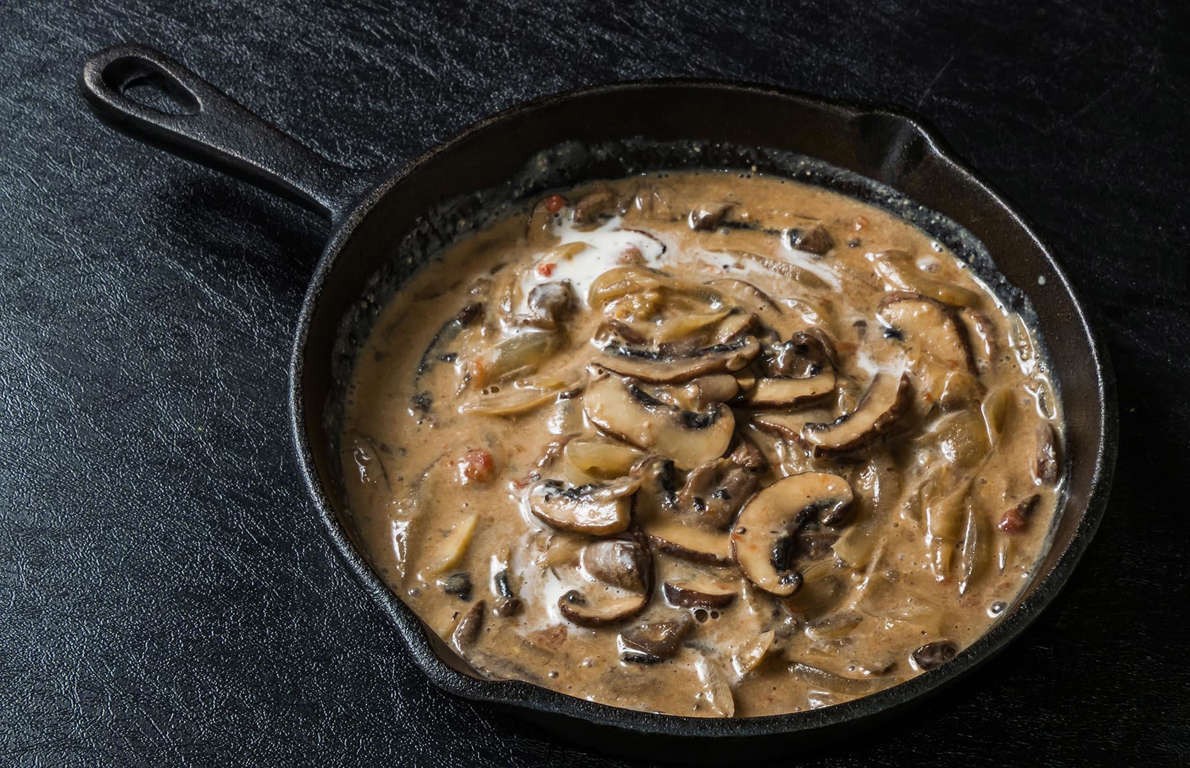 Thịt bò nướng stroganoff của Nga. Ảnh: Norikko/Shutterstock 