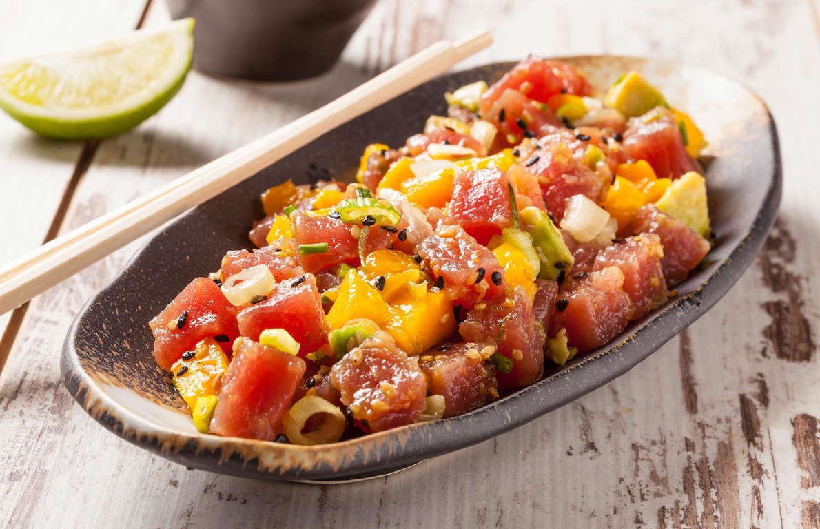 Món hải sản poke. Ảnh: Hans Geel/Shutterstock