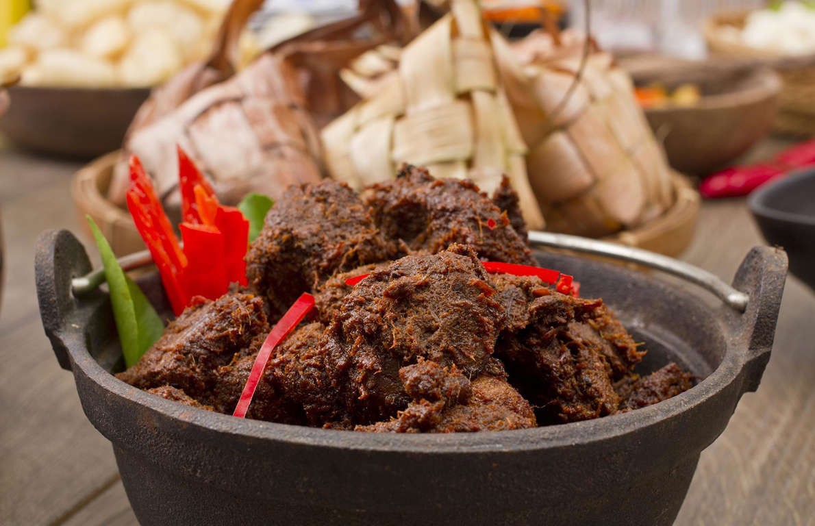 Bò rendang. Ảnh: Paul_Brighton/Shutterstock