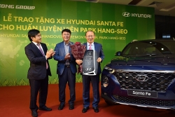 Hyundai Thành Công lắp xe SantaFe tặng HLV Park Hang Seo
