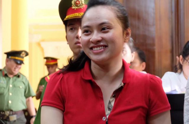 ngoc miu xin tra lai xe mercedes cho ngan hang