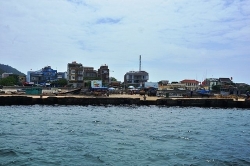 Dân đảo Lý Sơn ồ ạt bán đất ven biển
