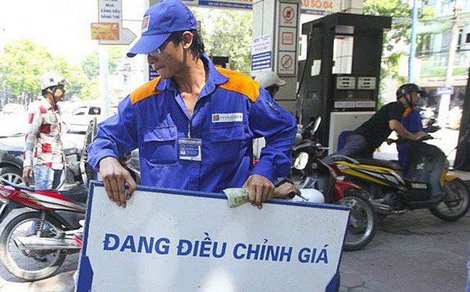 gia xang dang co xu huong giam