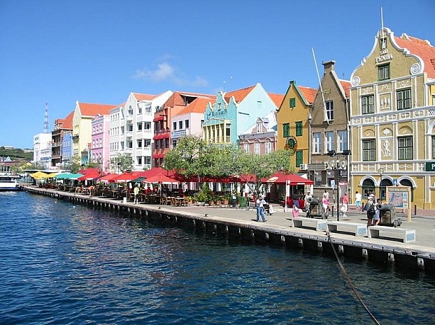 curacao la nuoc nao nam o dau doi bong manh the nao