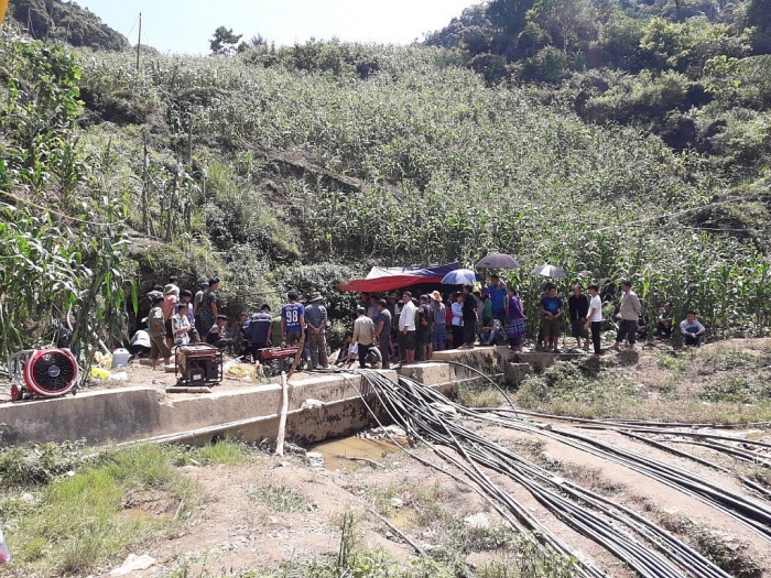 tin moi vu giai cuu nguoi ket trong hang tai si ma cai lao cai