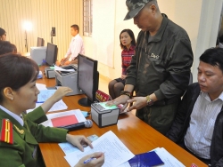 da nang tai dien tinh trang cho khi an banh keo tren ban dao son tra vi chua co che tai xu ly