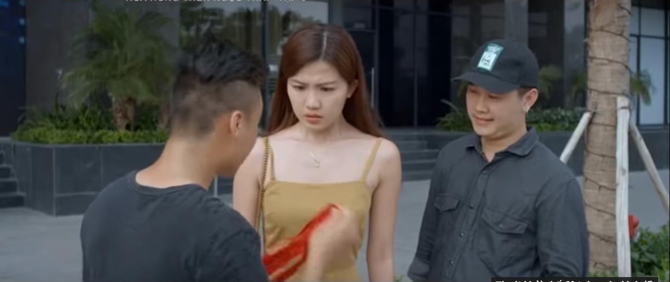 hoa hong tren nguc trai san duoc ung ho het long vi giup khue diet tru tieu tam