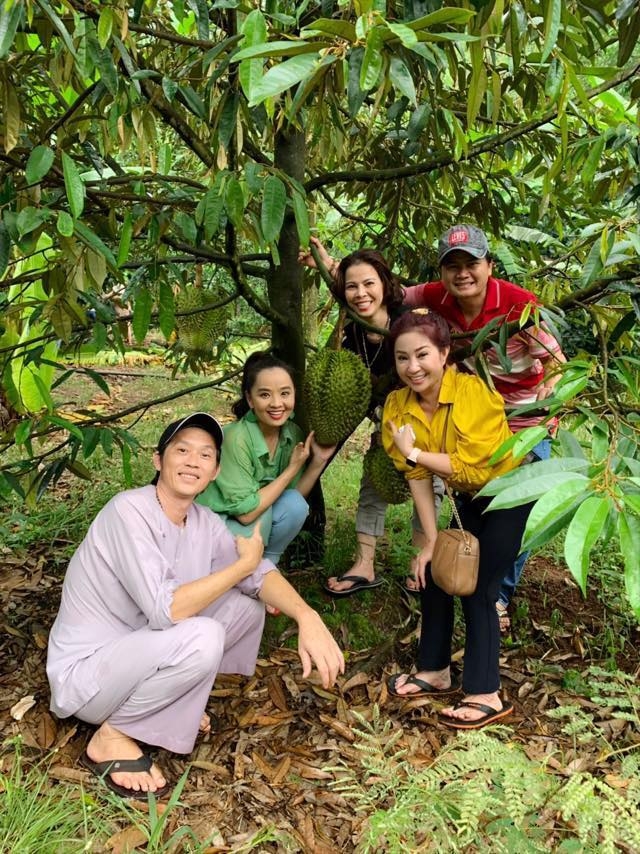 vang bong tai gameshow danh hai hoai linh huong thu cuoc song gian di
