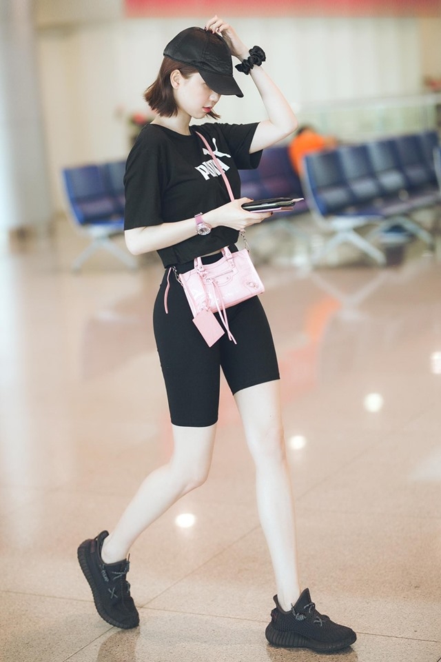 tin giai tri facebook sao viet hom nay 288 thanh hang lam giam khao hoa hau hoan vu viet nam 2019