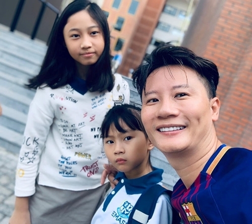 sao viet dua con den truong khai giang don nam hoc moi