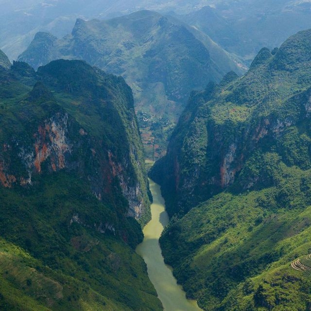 hem vuc tu san ha giang hem vuc ky vi nhat dong nam a