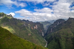 Hẻm vực Tu Sản (Hà Giang) kỳ vĩ nhất Đông Nam Á