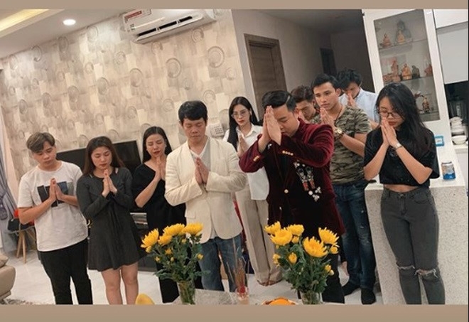 mac ao ho eo cung to nghe phuong my chi bi nhac nho