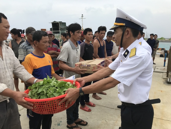 cuu 46 ngu dan quang ngai bi nan tren bien