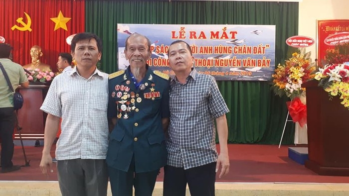 la thu day xuc dong cua con trai anh hung dai ta phi cong huyen thoai nguyen van bay