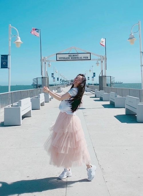 roi showbiz viet hien thuc tan huong cuoc song doc than ben my