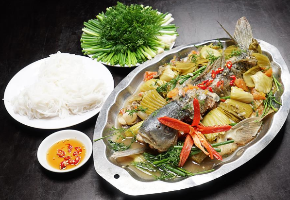 cac mon ngon ngay tet chong ngan cho banh chung thit mo