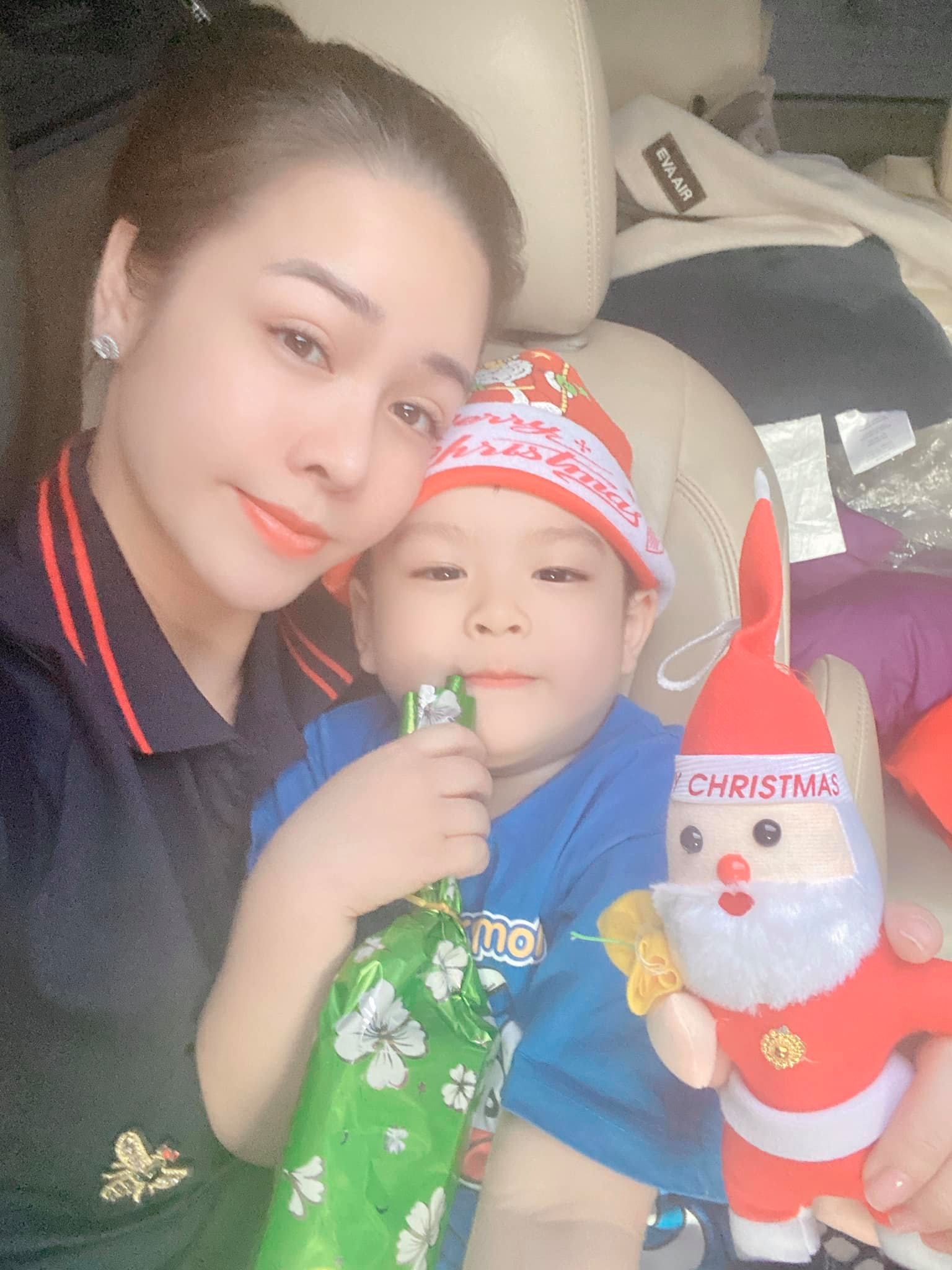 tin tu c sao vie t 2612 ca si tua n hung vie t tam thu ngo t nga o cho con ga i die u nhi dang a nh do n gia ng sinh cu ng anh tu