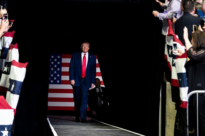 Tổng thống Trump ngưng cấp visa làm việc tại Mỹ - hàng trăm ngàn người có thể thất nghiệp