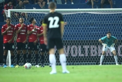 video cau thu port fc van sut tung luoi dang van lam du 10 dong doi muangthong ve che chan