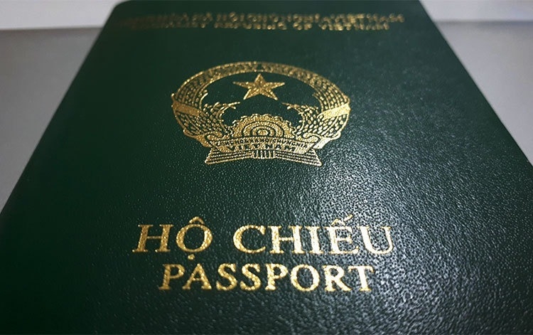 Tin tức trong ngày 1/3 mới nhất: Nhân viên gác chắn cứu tàu khỏi tai nạn tin tuc trong ngay 13 moi nhat nhan vien gac chan cuu tau khoi tai nan