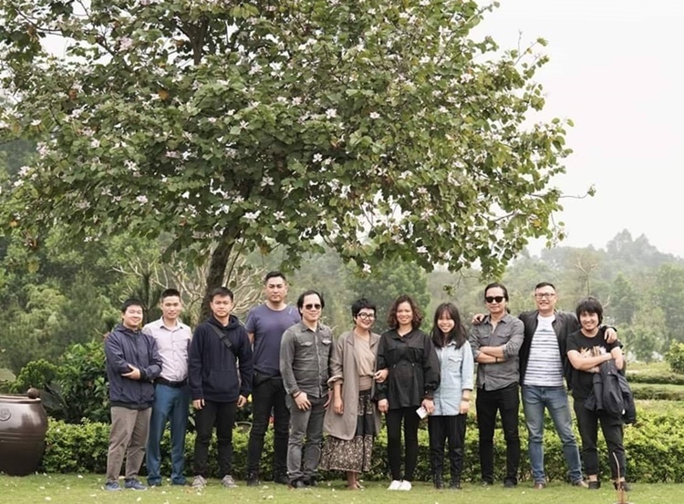 anh vo con tran lap ben mo co nghe si khien nhieu nguoi xuc dong