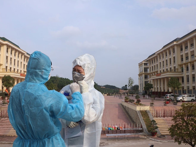 Hà Tĩnh: Chủ tịch phường bị phê bình vì để người đang cách ly trốn đi ăn cưới ha tinh chu tich phuong bi phe binh vi de nguoi dang cach ly tron di an cuoi