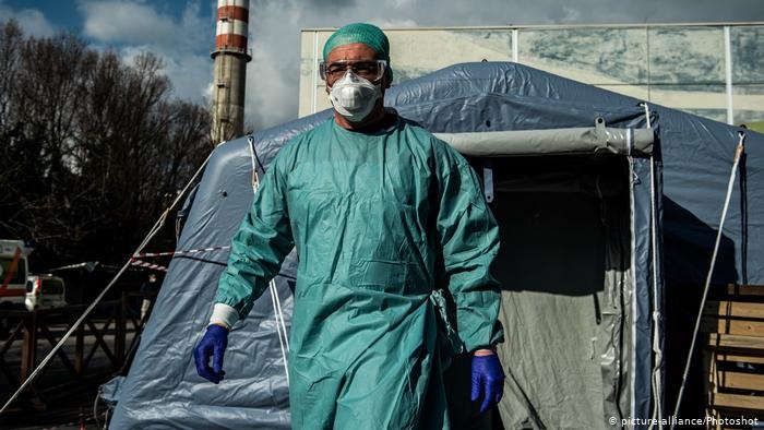 italy so ca tu vong do covid 19 vuot 8000