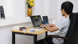 Phải làm việc tại nhà phòng dịch Covid-19, nhân viên có bị giảm lương?