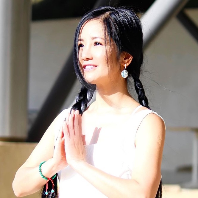 hong nhung lo mat ban trai ngoai quoc trong doan livestream o nha