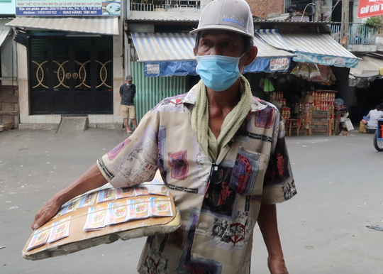 TP.HCM: Người bán vé số được hỗ trợ 750.000 đồng/người tphcm nguoi ban ve so duoc ho tro 750000 dongnguoi