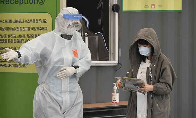 Hàn Quốc có 91 người tái dương tính Covid-19, Anh ghi nhận 866 ca tử vong trong một ngày han quoc co 91 nguoi tai duong tinh covid 19 anh ghi nhan 866 ca tu vong trong mot ngay
