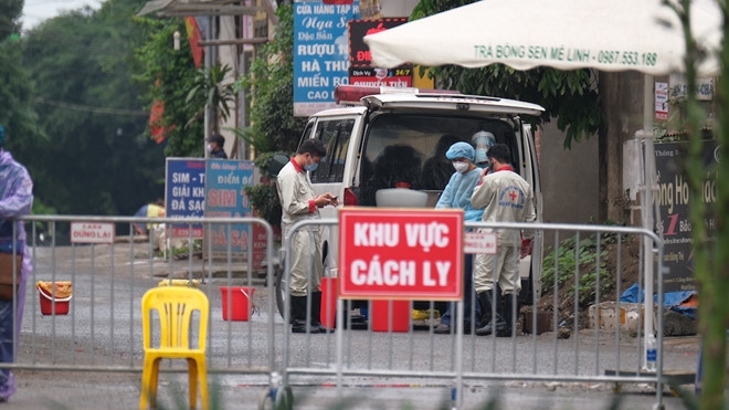 785 nguoi lien quan den cho hoa me linh duoc cach ly lay mau xet nghiem covid 19